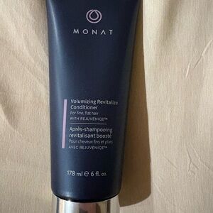 MONAT Volumizing Revitalize Conditioner